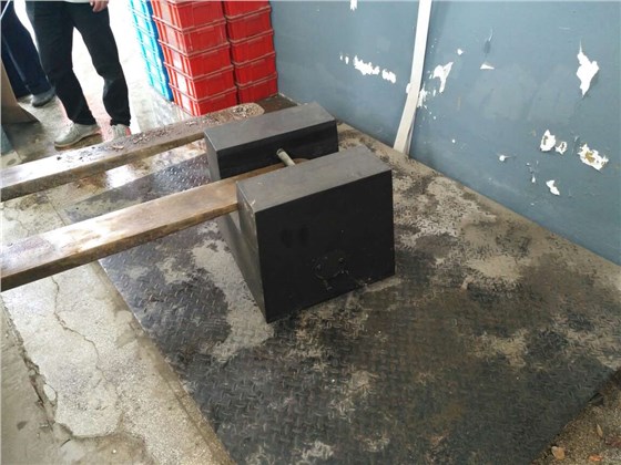 5噸電子地磅檢修調(diào)式現(xiàn)場(chǎng)