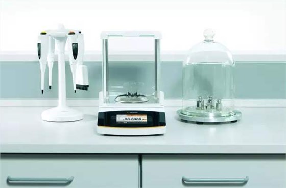 電子天平校準(zhǔn)移液器