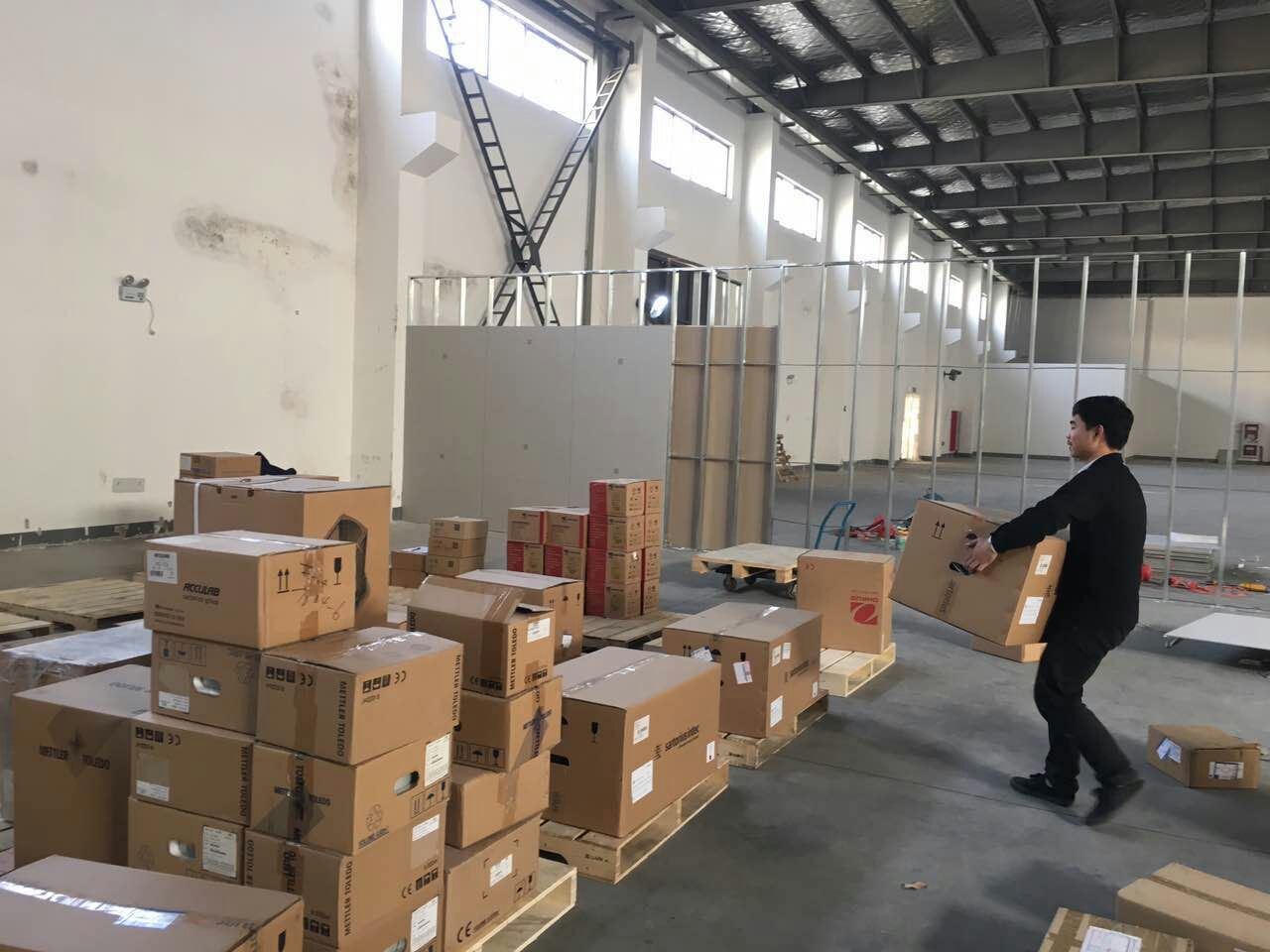 蘇州金鉆倉庫實(shí)拍圖1