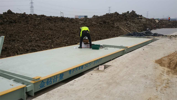 蘇州金鉆汽車地磅安裝現(xiàn)場(chǎng)