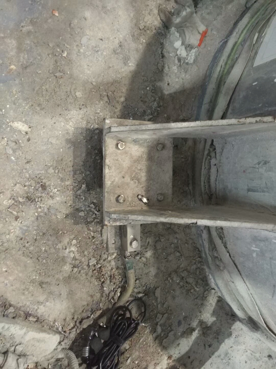 涂料料罐稱(chēng)重模塊SB3T安裝現(xiàn)場(chǎng) (3)