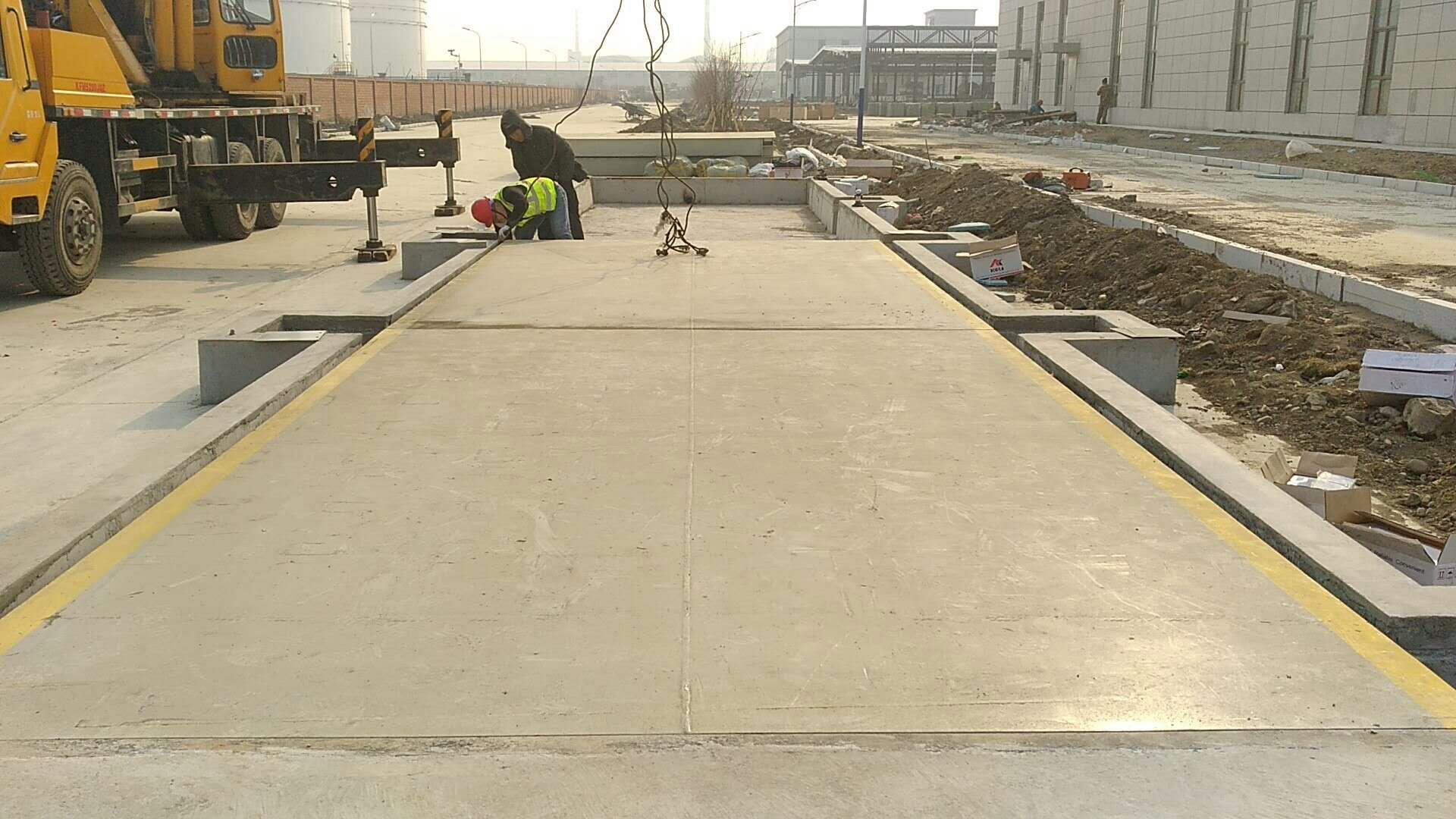 電子地磅安裝現(xiàn)場(chǎng)