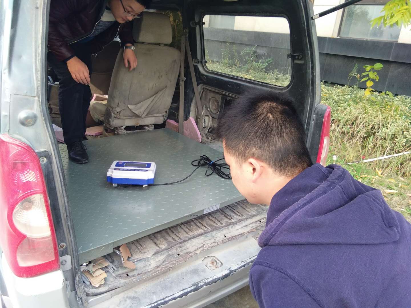 電子地磅送貨現(xiàn)場