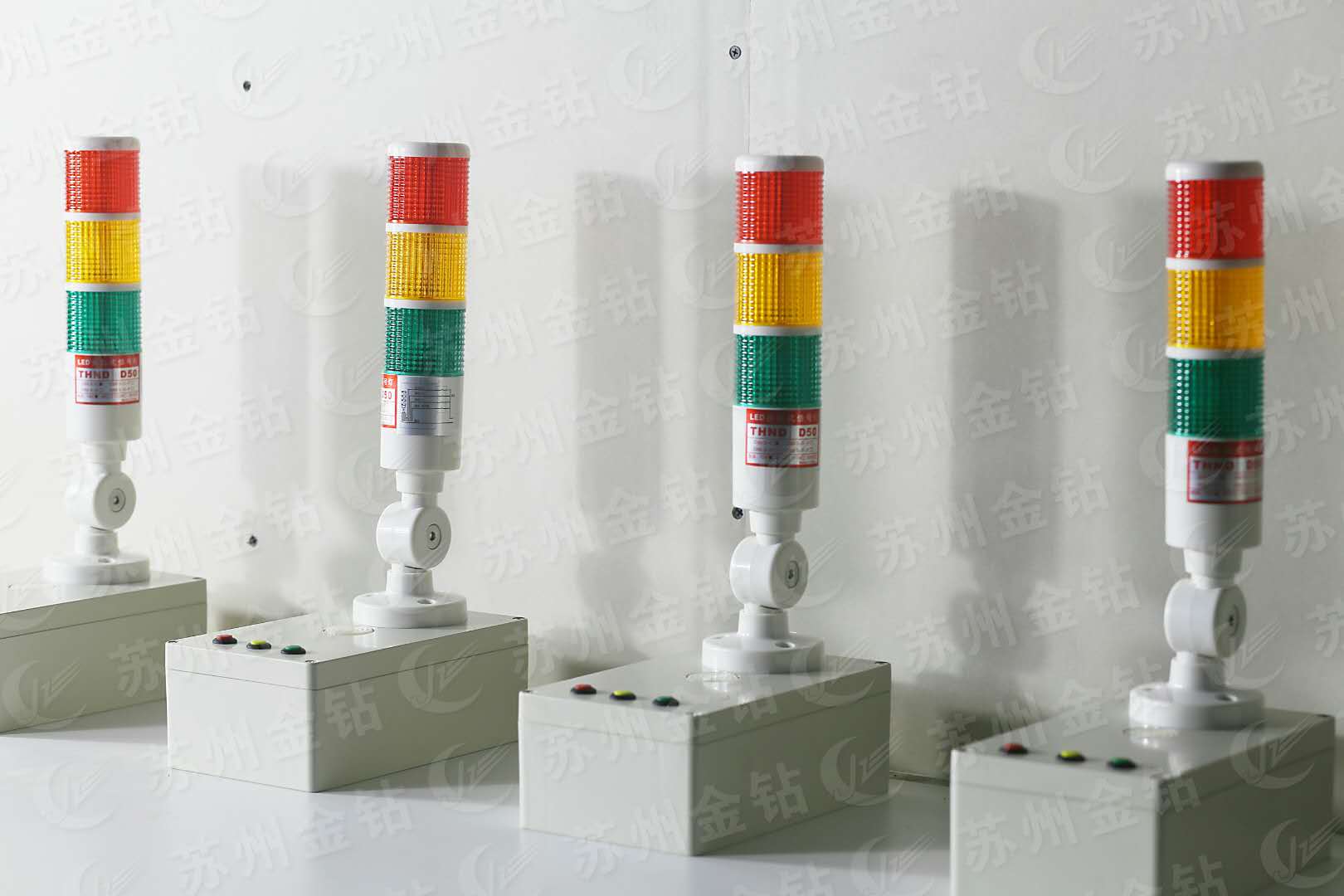 金鉆無線報(bào)警三色燈信號裝置實(shí)拍圖