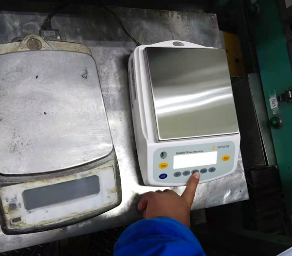 賽多利斯電子天平插入電源后可以直接使用嗎？